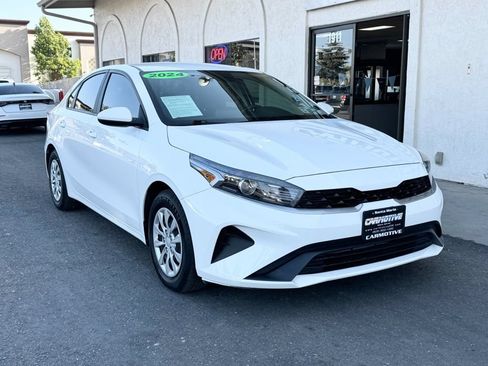 Used 2024 Kia Forte LX FWD image 1