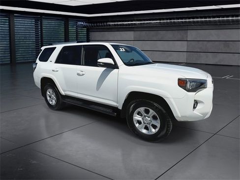 Used 2023 Toyota 4Runner SR5 Premium image 2