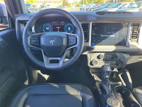New 2025 Ford Bronco Outer Banks w/ Sasquatch Package image 12