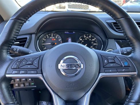 Used 2020 Nissan Rogue SV w/ Premium Package AWD/4WD image 17