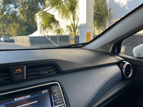 Used 2025 Nissan Versa SV image 35