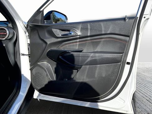 Used 2025 Chevrolet Trax RS w/ Driver Confidence Package image 19