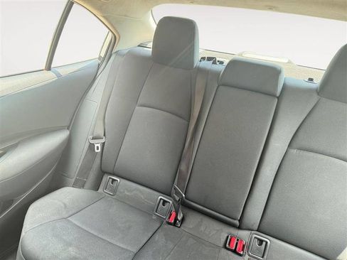 Used 2021 Toyota Corolla LE image 13