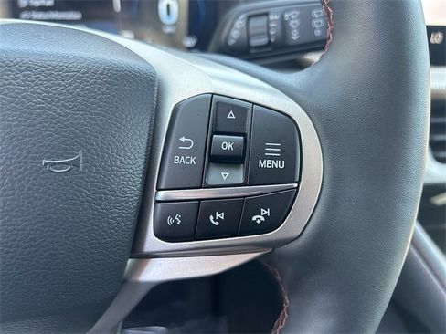 Used 2025 Ford Explorer Active w/ Active Comfort Package image 6