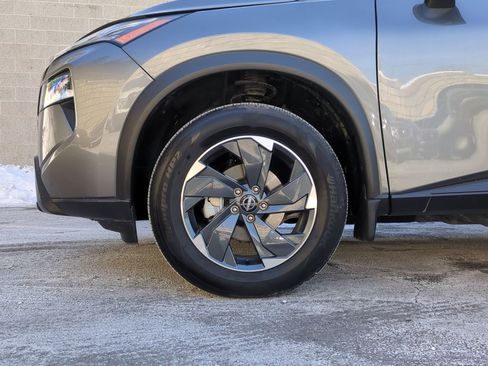 Used 2025 Nissan Rogue SV image 16