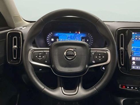 Used 2025 Volvo XC40 B5 Plus AWD/4WD image 13