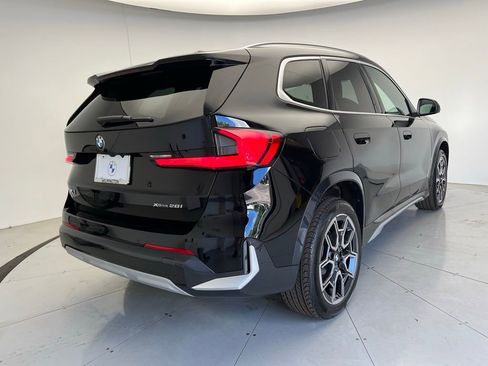 Used 2025 BMW X1 xDrive28i w/ Premium Package image 3