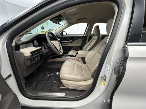 Used 2024 Lincoln Corsair FWD image 12