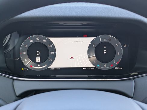 Certified 2025 Land Rover Range Rover Evoque Dynamic SE image 10