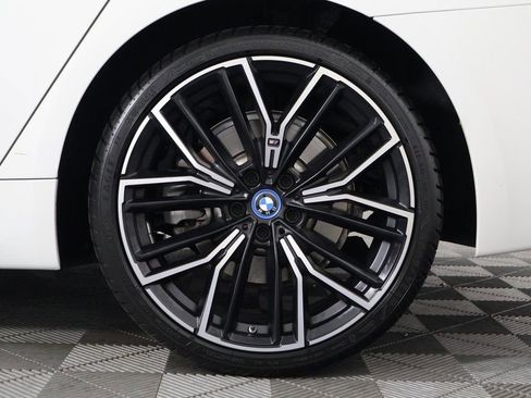 Used 2023 BMW 530e xDrive w/ M Sport Package image 16