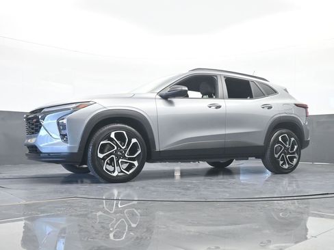 Used 2024 Chevrolet Trax RS w/ Sunroof Package image 59