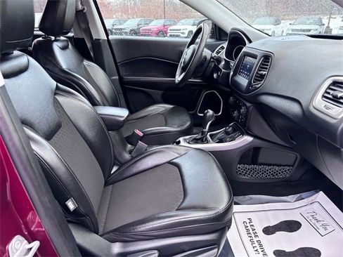 Certified 2021 Jeep Compass Latitude image 28