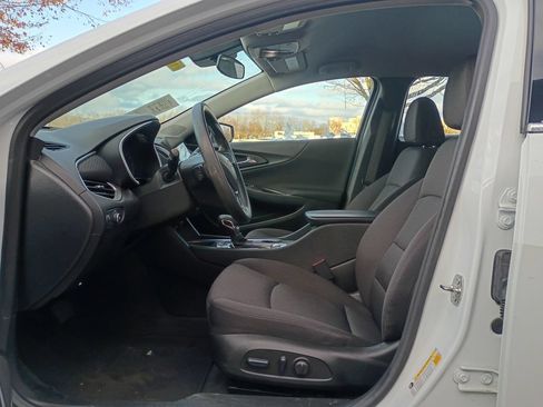 Used 2024 Chevrolet Malibu LT FWD image 9