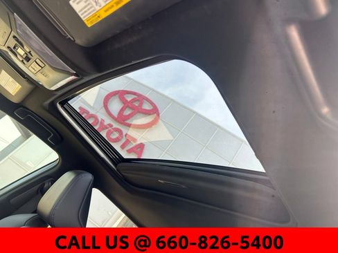 Used 2019 Toyota RAV4 XSE AWD/4WD image 11