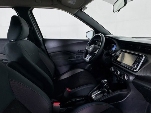 Used 2019 Nissan Kicks S FWD image 28