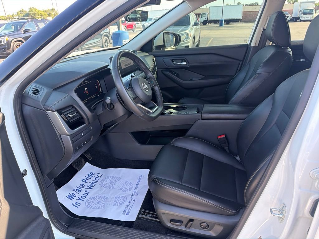 Used 2024 Nissan Rogue SL w/ SL Premium Package FWD image 16