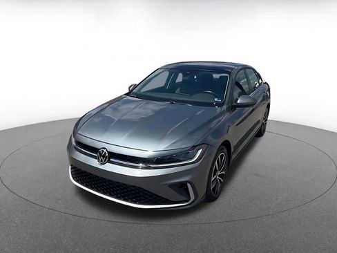 Used 2025 Volkswagen Jetta SE FWD image 7
