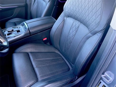 Used 2025 BMW X7 xDrive40i image 11