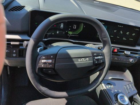 New 2026 Kia Sportage LX image 11