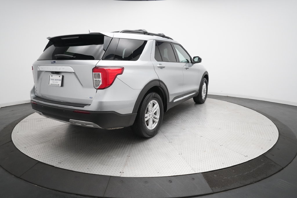 Used 2020 Ford Explorer XLT w/ Equipment Group 202A AWD/4WD image 33