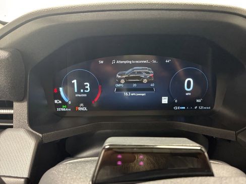 Used 2025 Ford Explorer ST-Line w/ ST-Line Street Pack AWD/4WD image 17