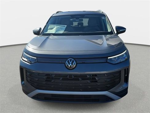 New 2026 Volkswagen Tiguan SE image 2