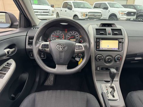 Used 2013 Toyota Corolla S image 23