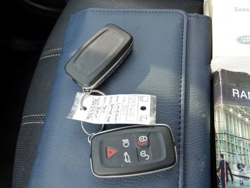 Used 2011 Land Rover Range Rover Sport Supercharged AWD/4WD image 97