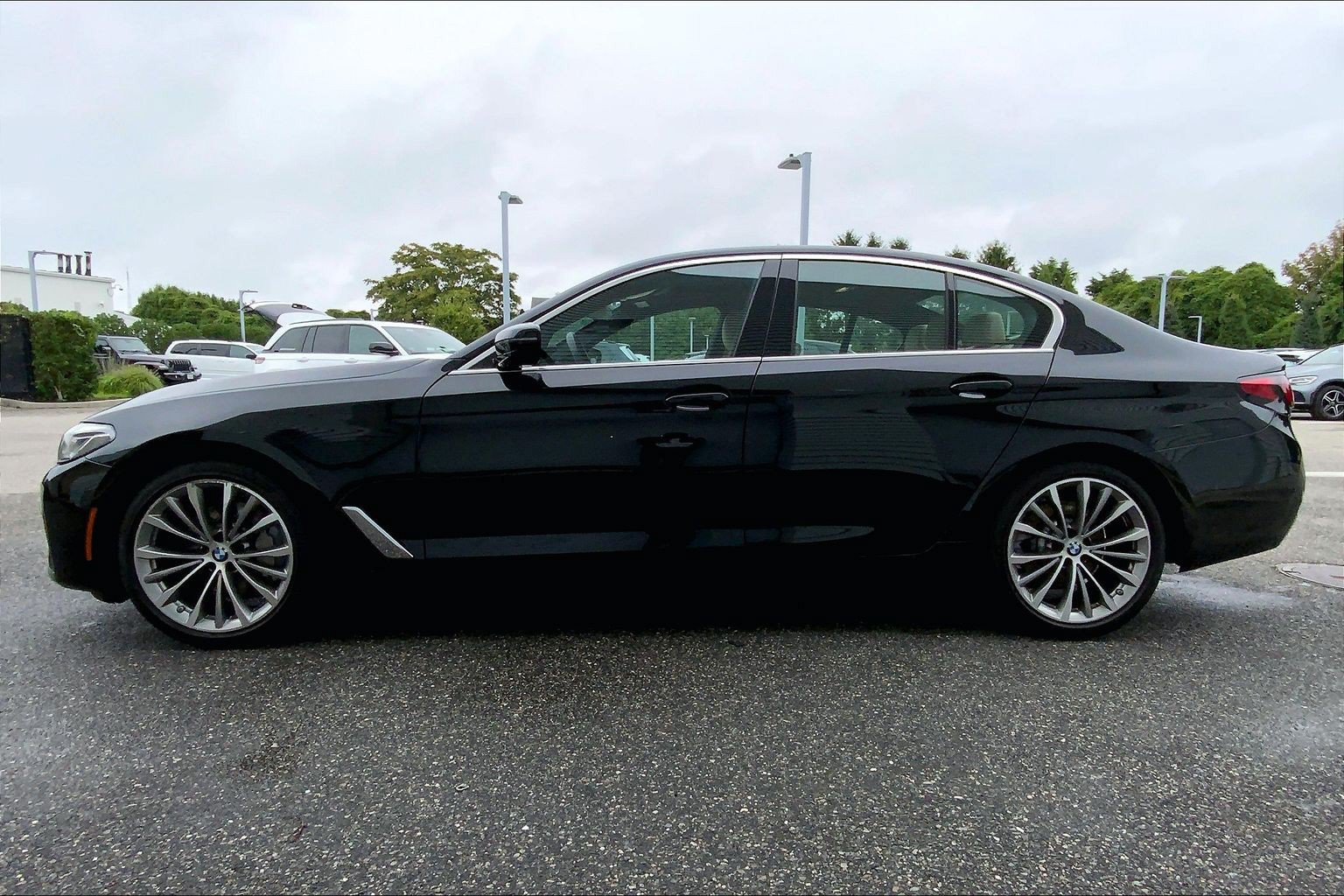 Used 2023 BMW 530i xDrive w/ Convenience Package AWD/4WD image 2