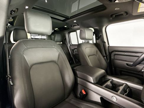 Used 2025 Land Rover Defender 110 S image 14