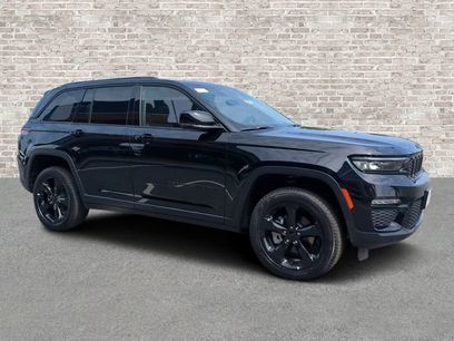 Used 2023 Jeep Grand Cherokee Limited w/ Black Appearance Package