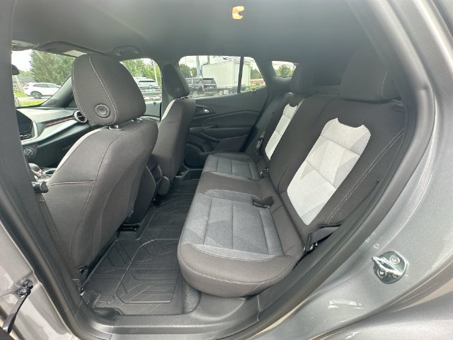Used 2024 Chevrolet Trax RS FWD image 29