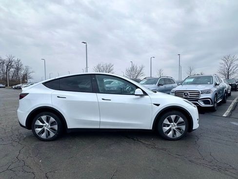 Used 2023 Tesla Model Y Long Range image 10