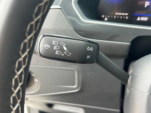 Certified 2023 Volkswagen Tiguan SE FWD image 16