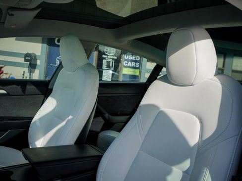 Used 2023 Tesla Model 3 Standard Range image 14