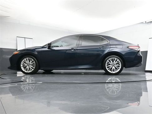 Used 2018 Toyota Camry L image 24