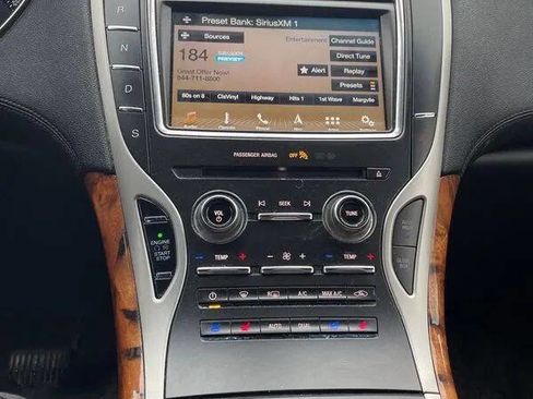 Used 2016 Lincoln MKX Reserve w/ Climate Package image 5