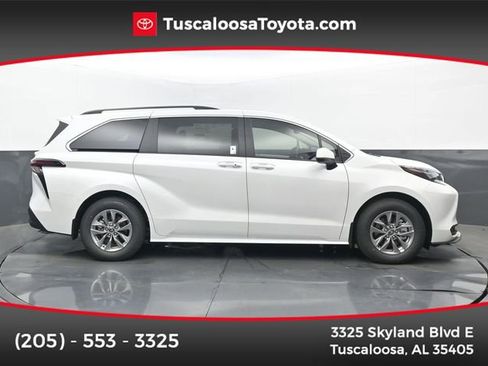New 2026 Toyota Sienna XLE image 1