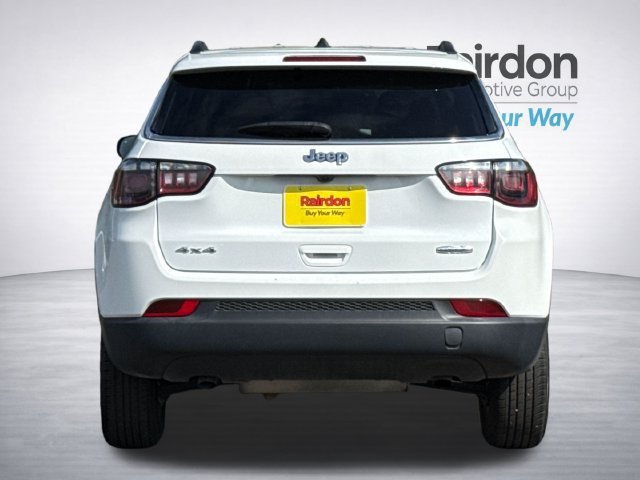 Used 2024 Jeep Compass Latitude AWD/4WD image 5