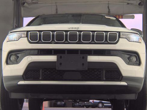 Used 2022 Jeep Compass Limited image 8