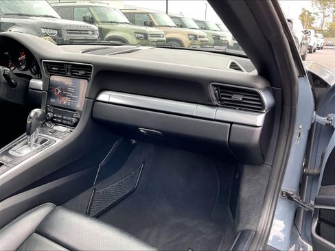 Used 2018 Porsche 911 Carrera image 15