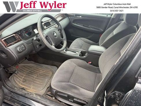 Used 2016 Chevrolet Impala LT FWD image 1