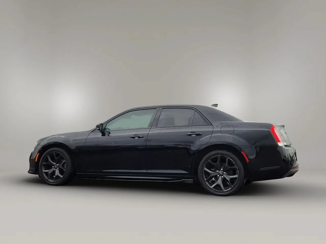 Used 2023 Chrysler 300 Touring L RWD image 13