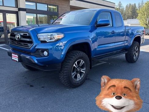 Used 2017 Toyota Tacoma SR5 w/ Tow Package AWD/4WD image 1