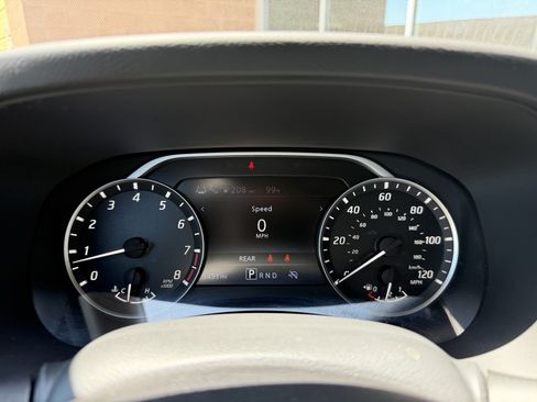 Used 2025 Nissan Frontier SV RWD image 17