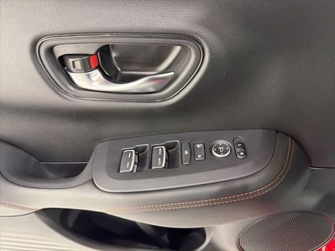 Used 2025 Honda HR-V Sport image 11