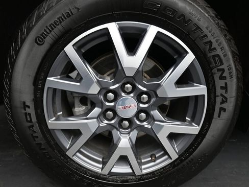 Used 2023 GMC Acadia SLT AWD/4WD image 10