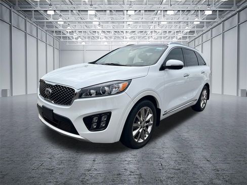 Used 2017 Kia Sorento SX image 3
