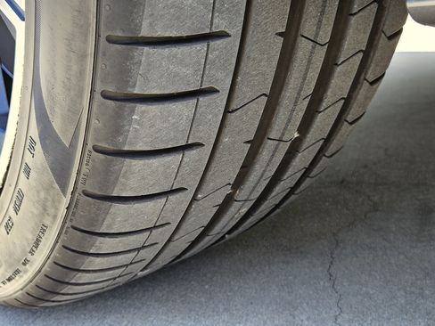 Used 2022 BMW X6 xDrive40i w/ M Sport Package image 38