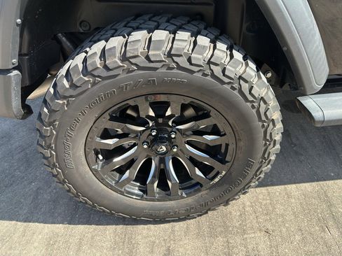 Used 2020 Jeep Wrangler Sport image 9